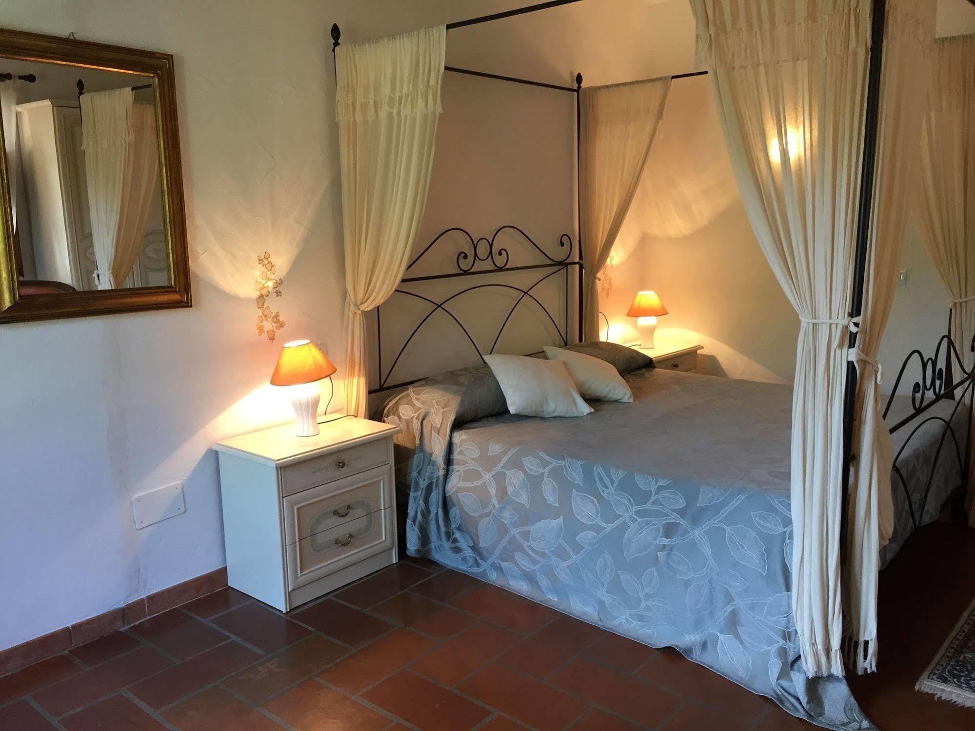 Campo Di Carlo Guest House Sassetta Eksteriør bilde